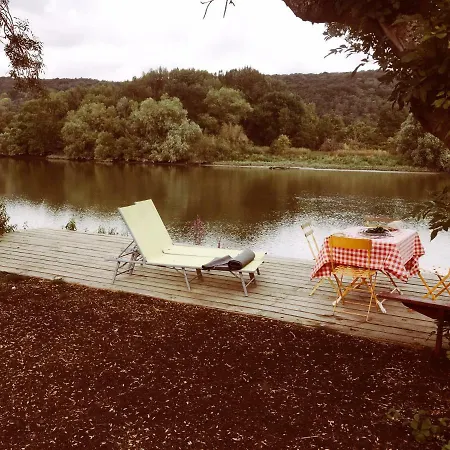 Nyaraló Magnificent House By The River - 4 Bedroom, Garden, River View, Boat, Canoes